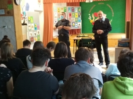 Uczniowie i strażnicy Straży Miejskiej w Rabce