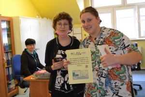 Uczniowie w gabinecie wicedyrektora, sekretariacie i bibliotece.