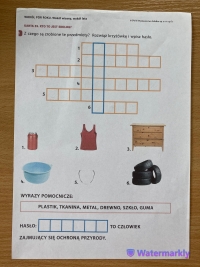 Zdjęcie prezentujące pracę uczniów z okazji światowego dnia ziemi w 2023