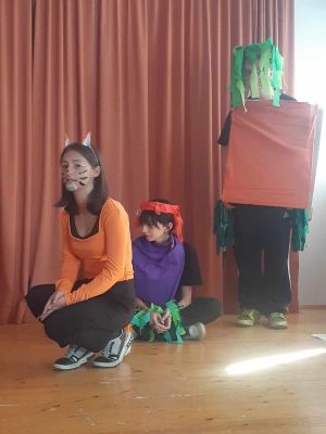 uczniowie na wystąpieniu - Theater for tolerance