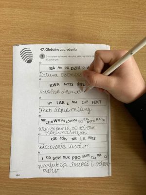 grafika z rozwiązywania krzyżówki